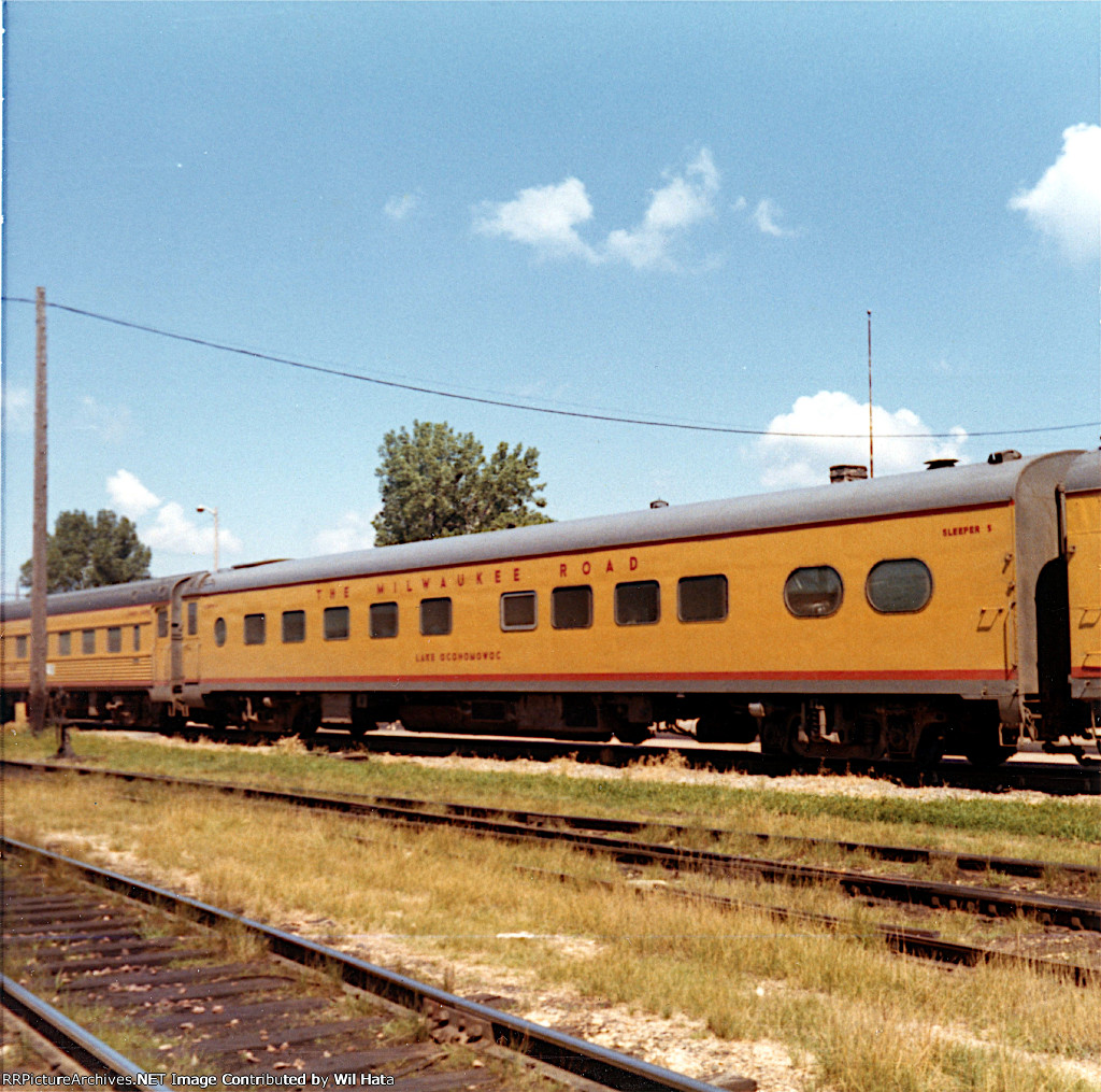 Milwaukee Road 10-6 Sleeper 5 "Lake Oconomowoc"